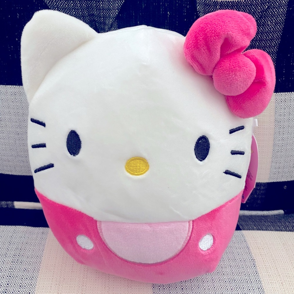 Hello Kitty Squishmallow
